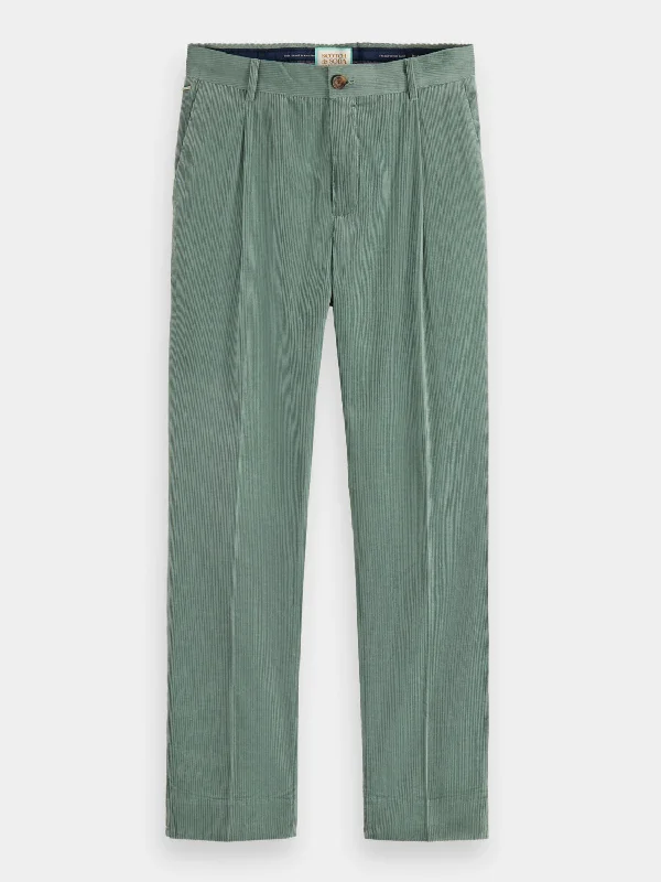 Blake pleated corduroy chino